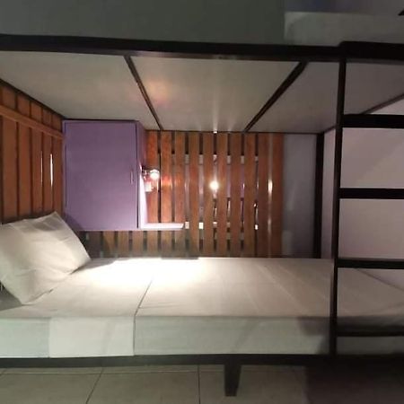 Lojed Sean Bed And Space Albergue Manila Exterior foto